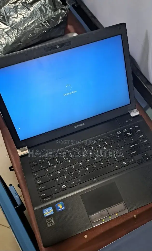 New Laptop Toshiba Tecra R10 4GB Intel Core I5 HDD 500GB