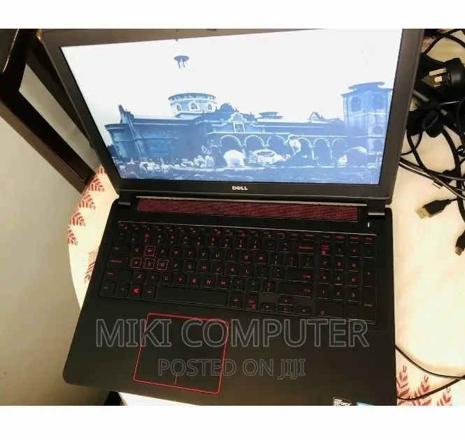 New Laptop Dell Inspiron 15 8GB Intel Core I5 HDD 1T