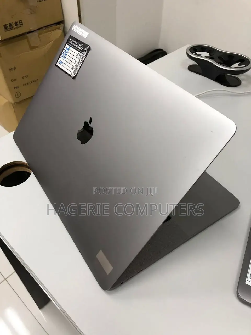 New Laptop Apple MacBook Pro 2019 16GB Intel Core i9 SSD 512GB