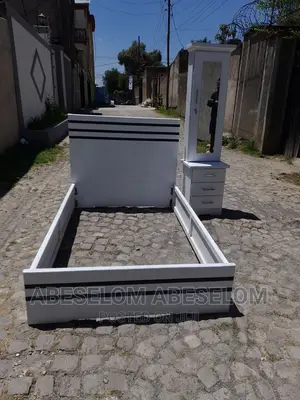 1,20 Cm አልጋ እና ድሬሲንግ