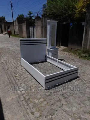 1,20 Cm አልጋ እና ድሬሲንግ