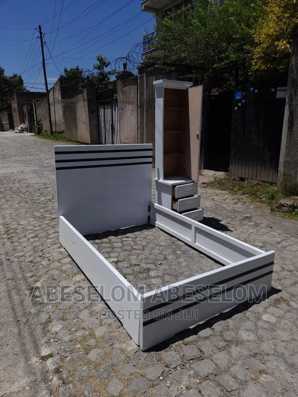 1,20 Cm አልጋ እና ድሬሲንግ