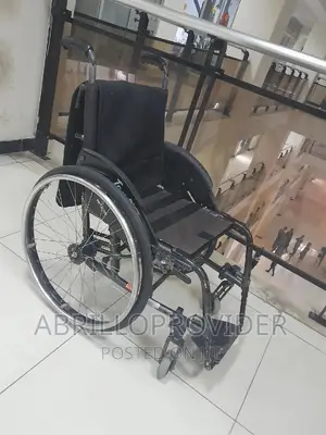 ምቾት ያላቸው በቅናሽ ዋጋ ዌ ል ቸ ሮ ች Used Wheelchair/Small Wheelchair