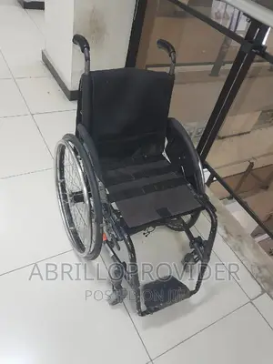 ምቾት ያላቸው በቅናሽ ዋጋ ዌ ል ቸ ሮ ች Used Wheelchair/Small Wheelchair