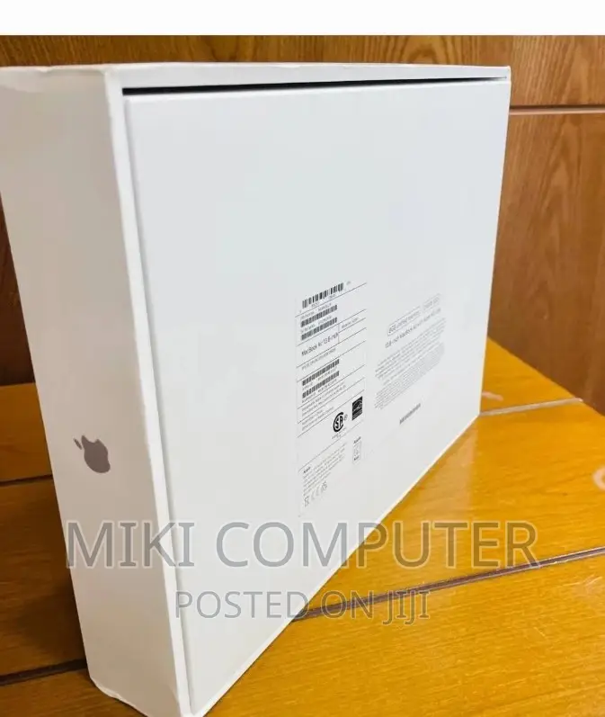 New Laptop Apple MacBook Air 2022 M2 8GB Intel SSD 256GB