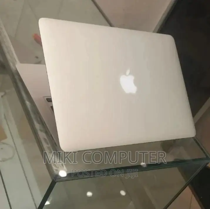 New Laptop Apple MacBook Air 2015 8GB Intel SSD 128GB