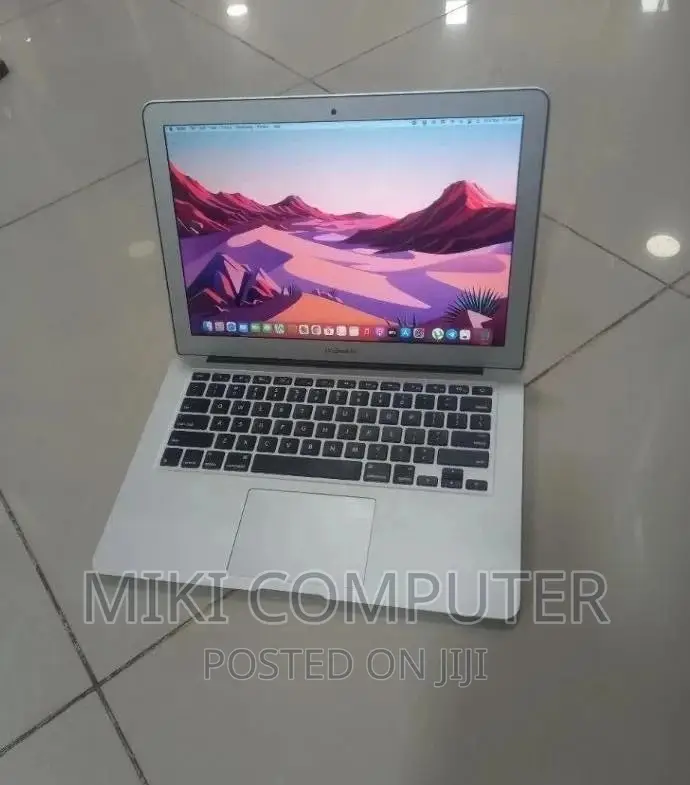 New Laptop Apple MacBook Air 2015 8GB Intel SSD 128GB