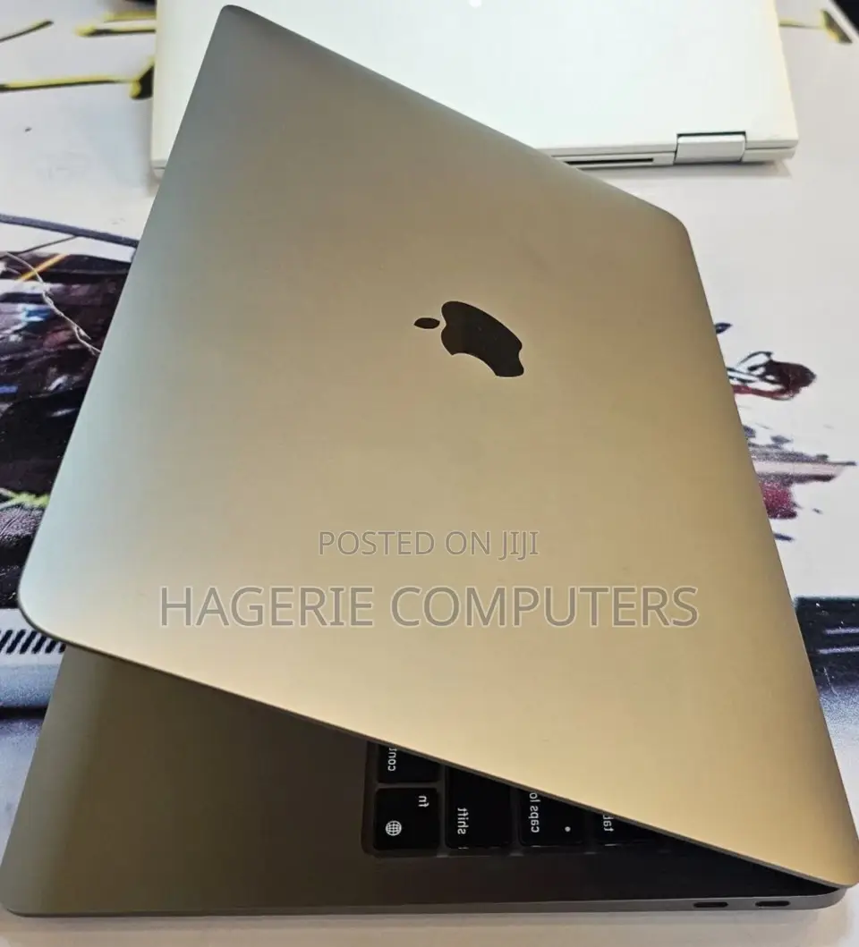 New Laptop Apple MacBook Air 8GB Apple M1 SSD 256GB