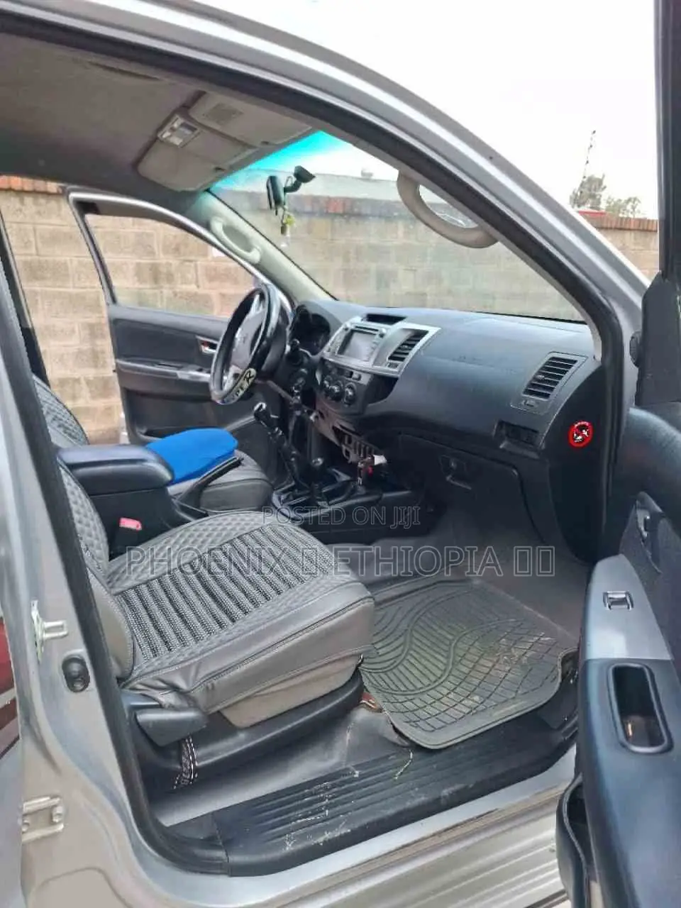 Toyota Hilux 2015 Gray