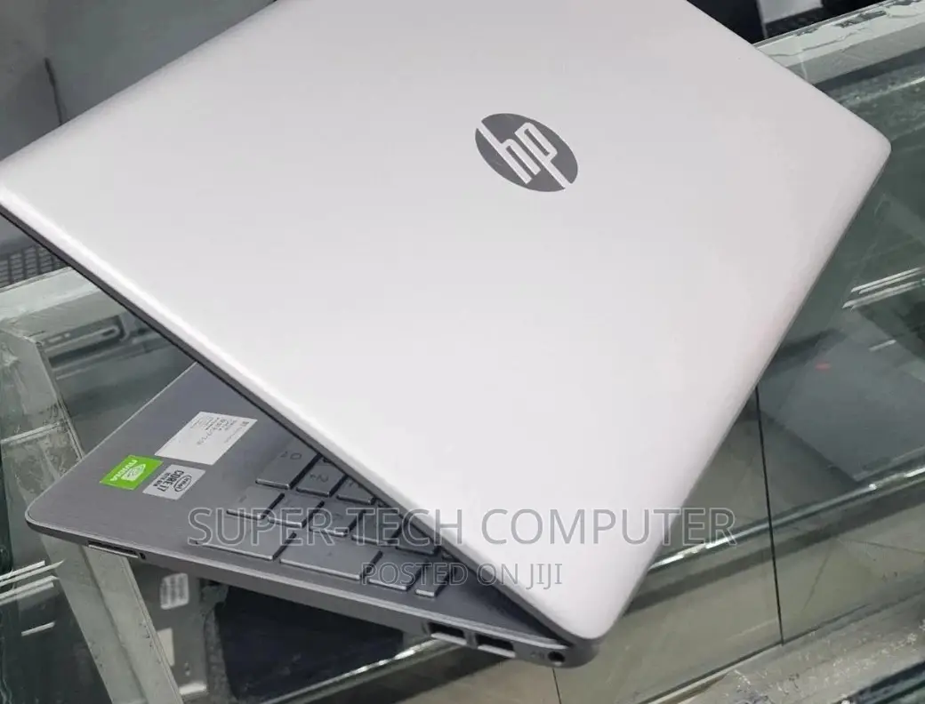 New Laptop HP Stream Notebook 8GB Intel Core I7 SSHD (Hybrid) 1T