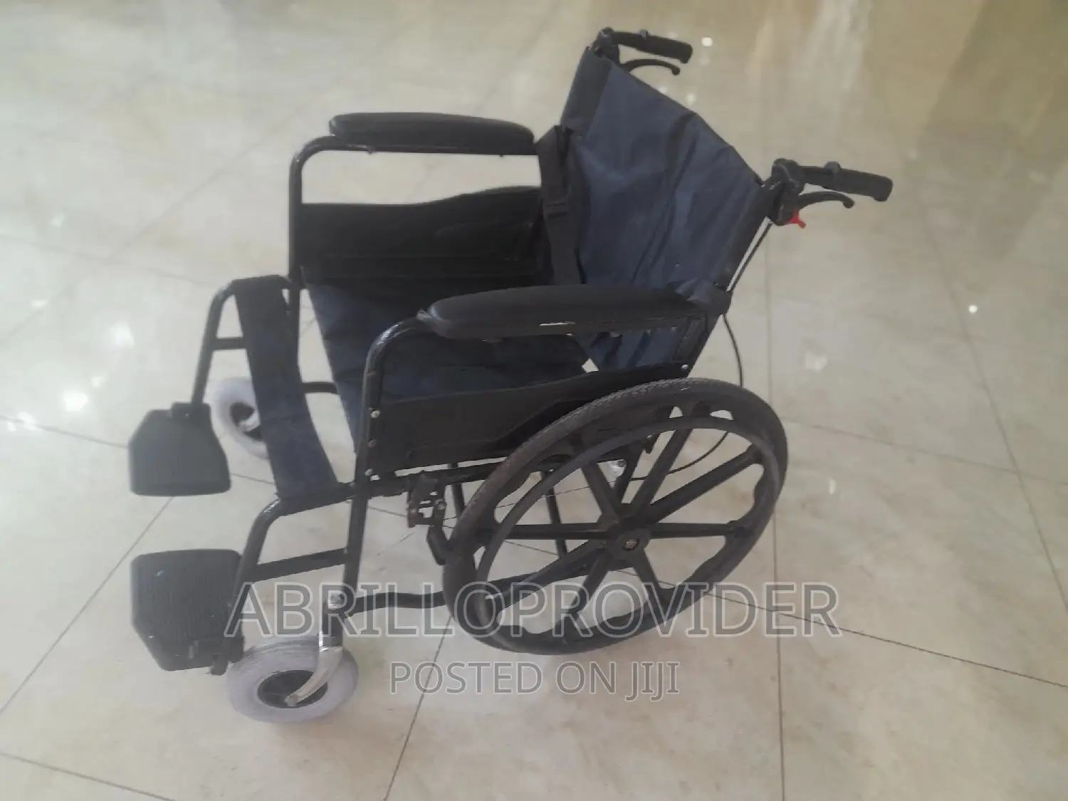 Full Black Wheelchair/Used Wheelchair/Slightly vs Wheelchair