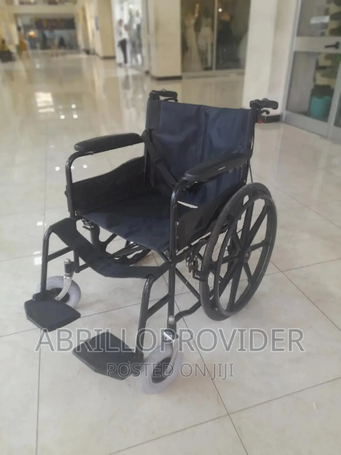 Full Black Wheelchair/Used Wheelchair/Slightly vs Wheelchair