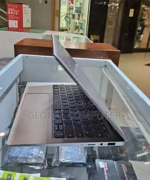 New Laptop Lenovo IdeaPad Z710 4GB Intel Core 2 Duo HDD 500GB