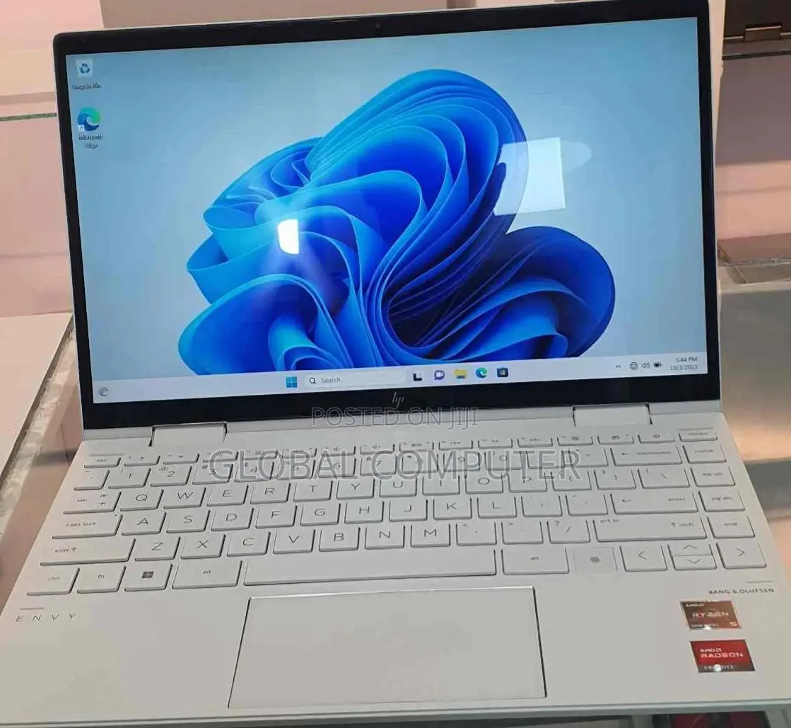 New Laptop HP Envy X360 8GB Intel Core I7 SSD 512GB