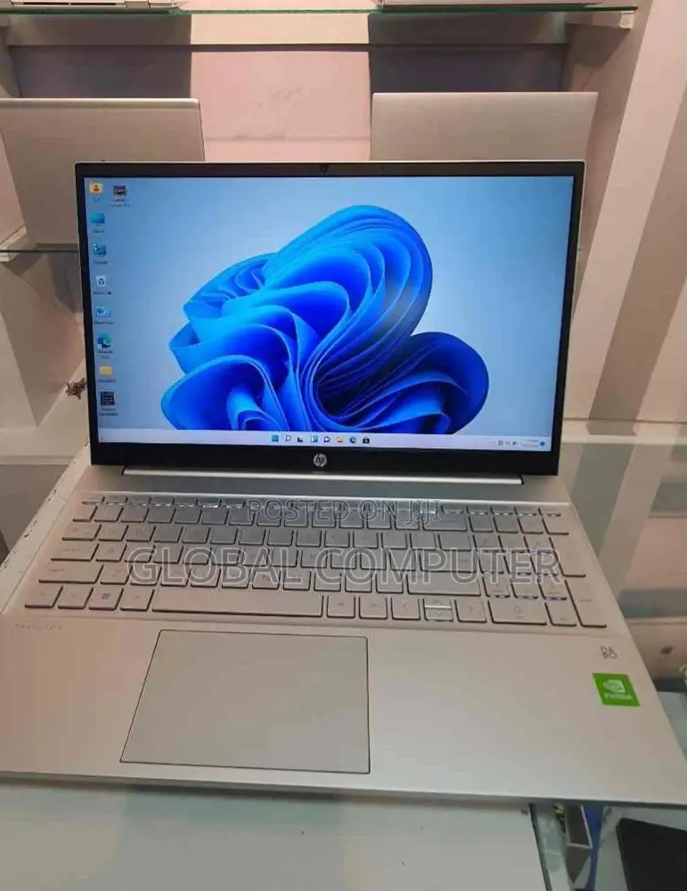 New Laptop HP Envy X360 8GB Intel Core I7 SSD 512GB