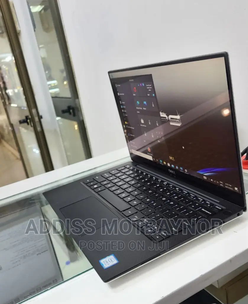 New Laptop Dell XPS 15 8GB Intel Core I7 SSD 512GB