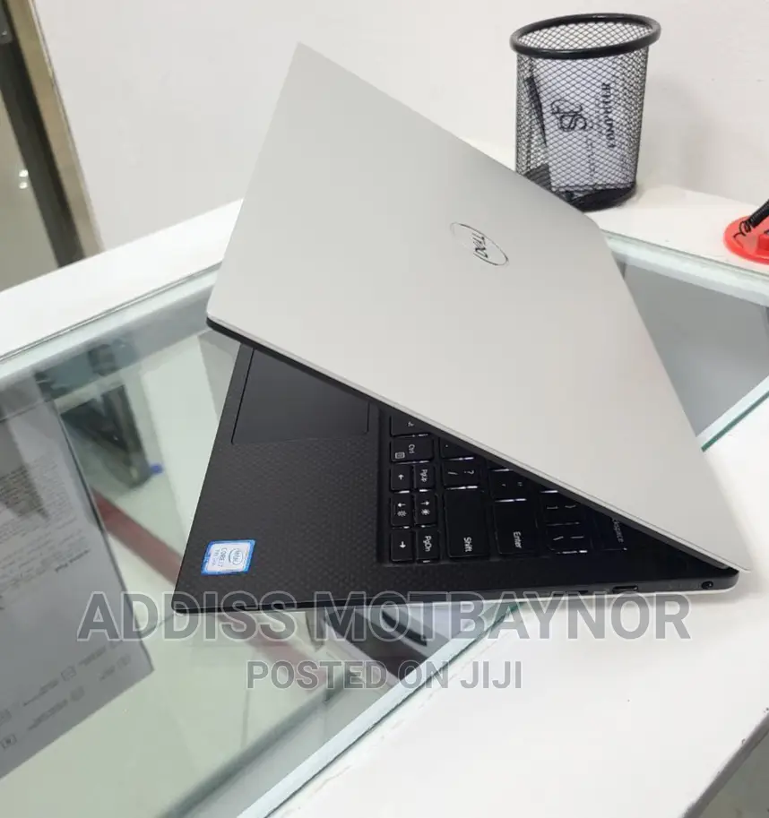 New Laptop Dell XPS 15 8GB Intel Core I7 SSD 512GB