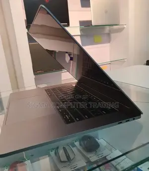 New Laptop Apple MacBook Pro 2019 16GB Intel Core I9 SSD 512GB