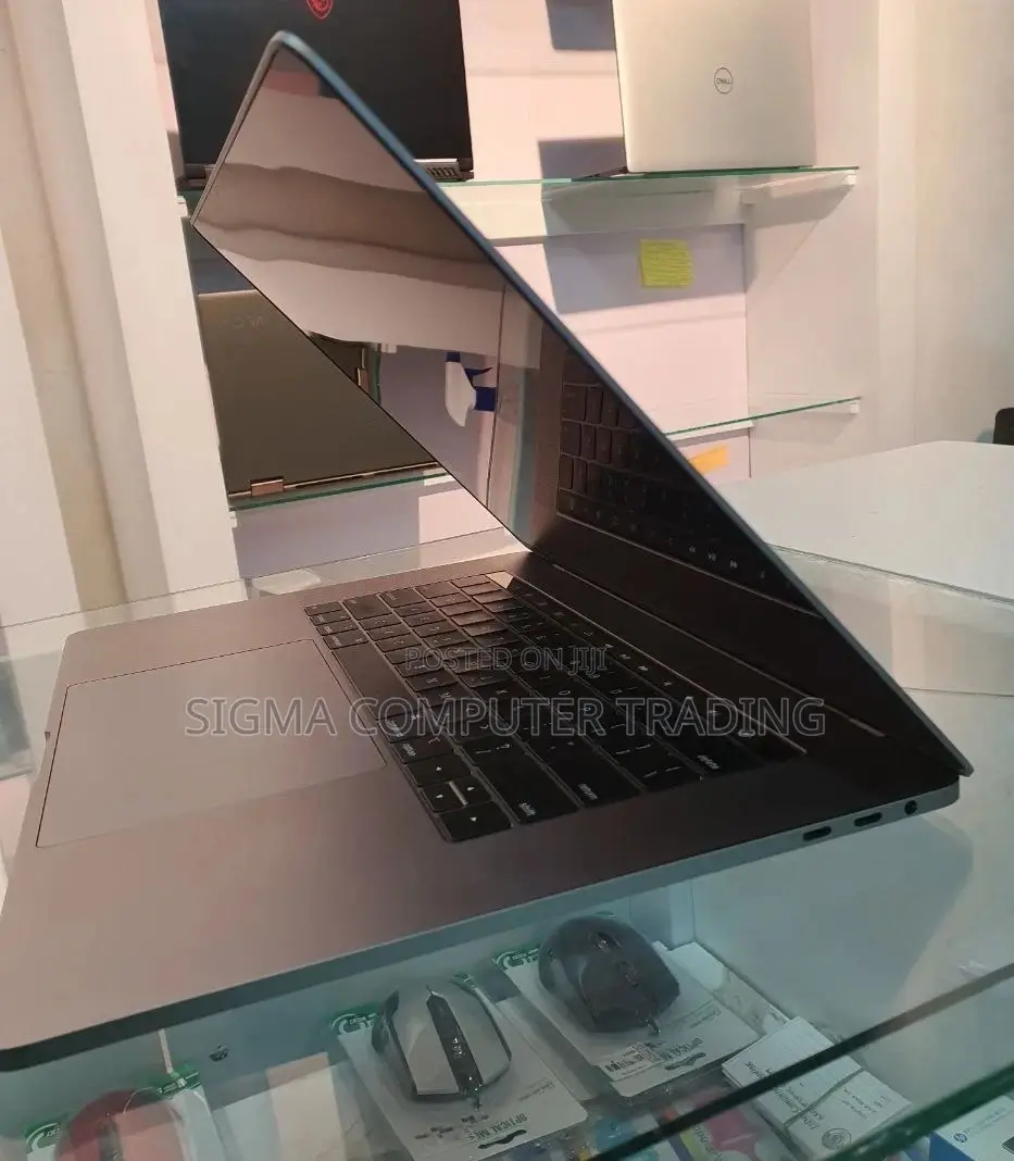 New Laptop Apple MacBook Pro 2019 16GB Intel Core I9 SSD 512GB