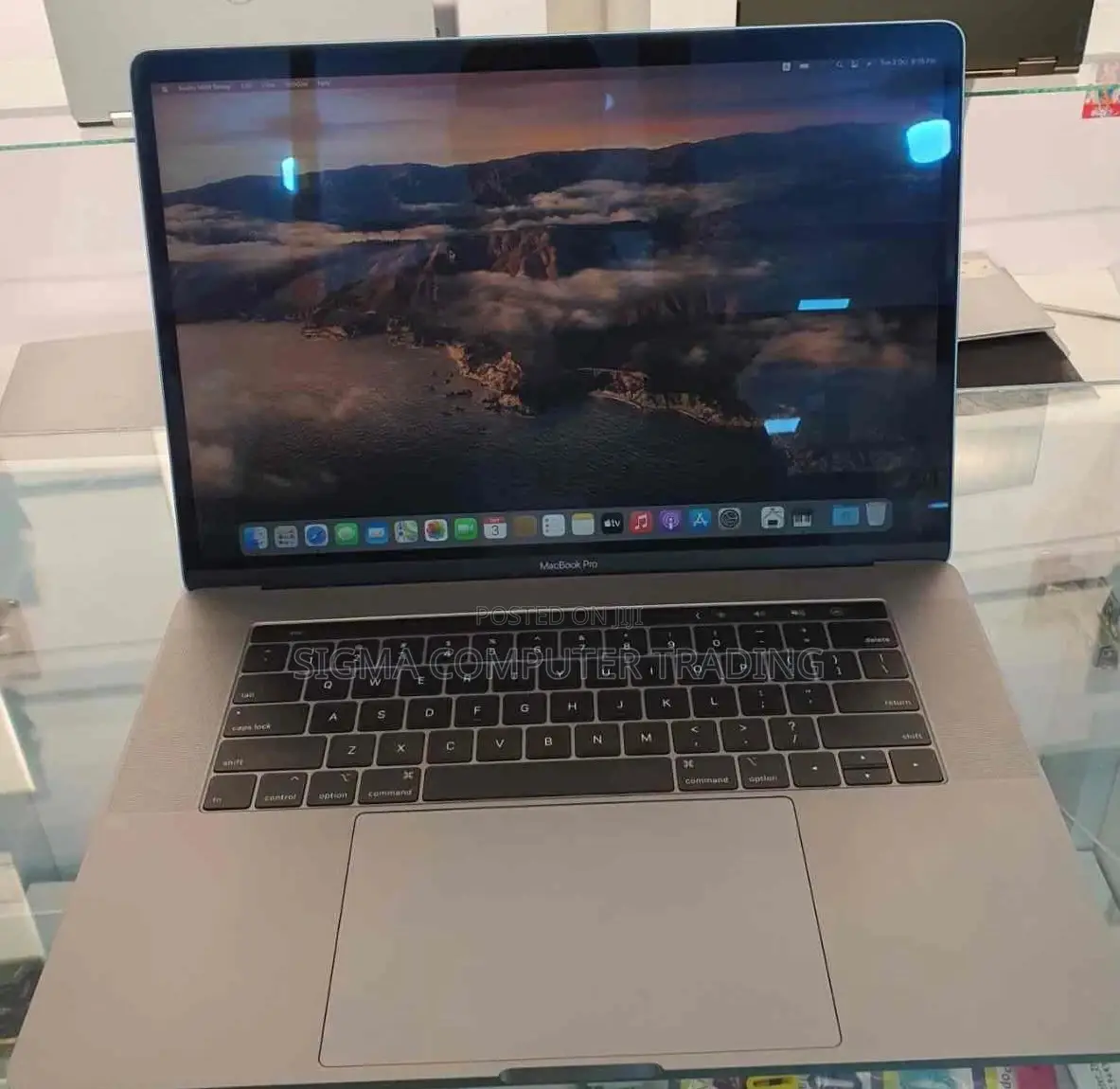 New Laptop Apple MacBook Pro 2019 16GB Intel Core I9 SSD 512GB
