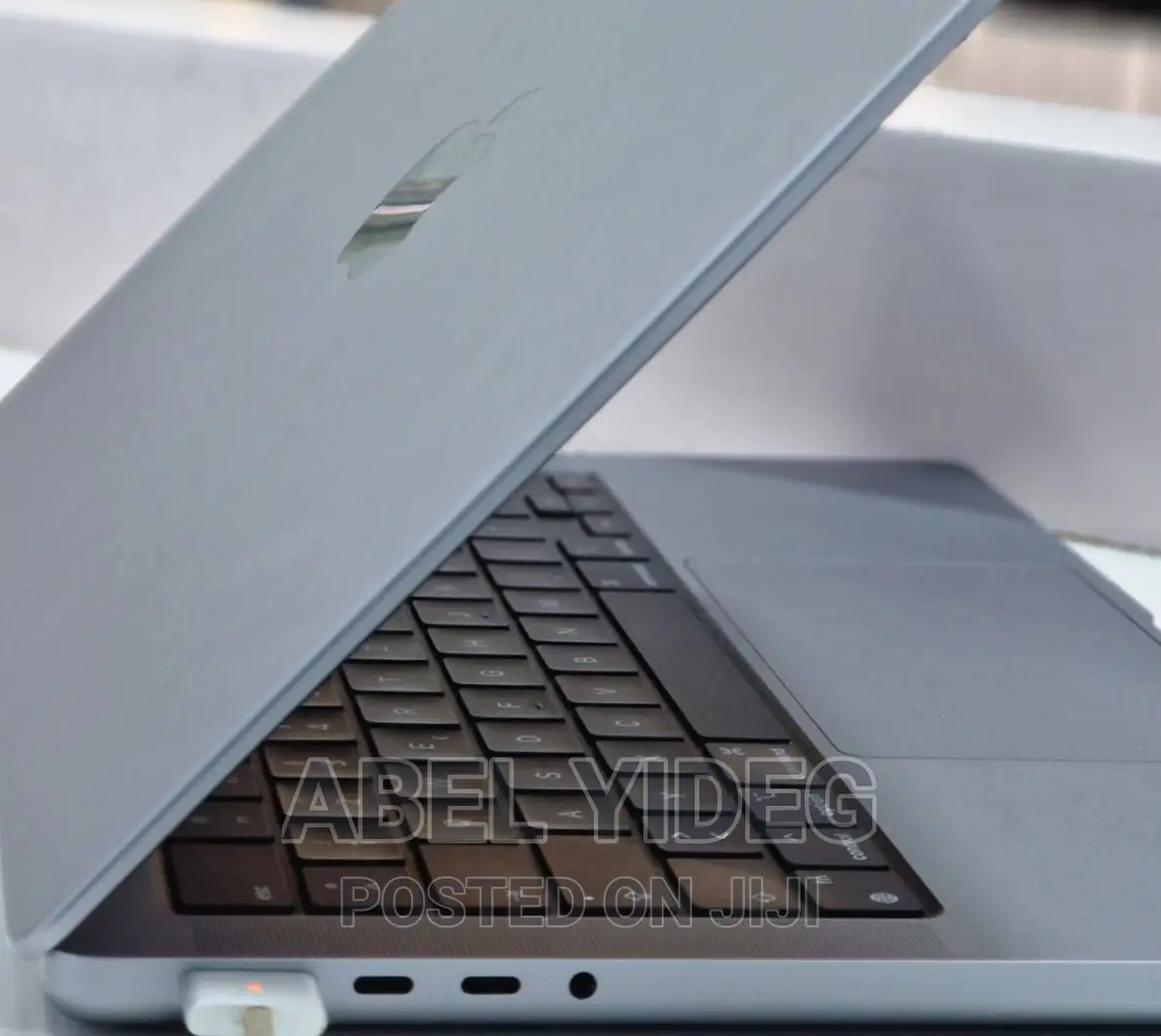 New Laptop Apple MacBook Pro M1 16GB Apple M1 Pro SSD 512GB