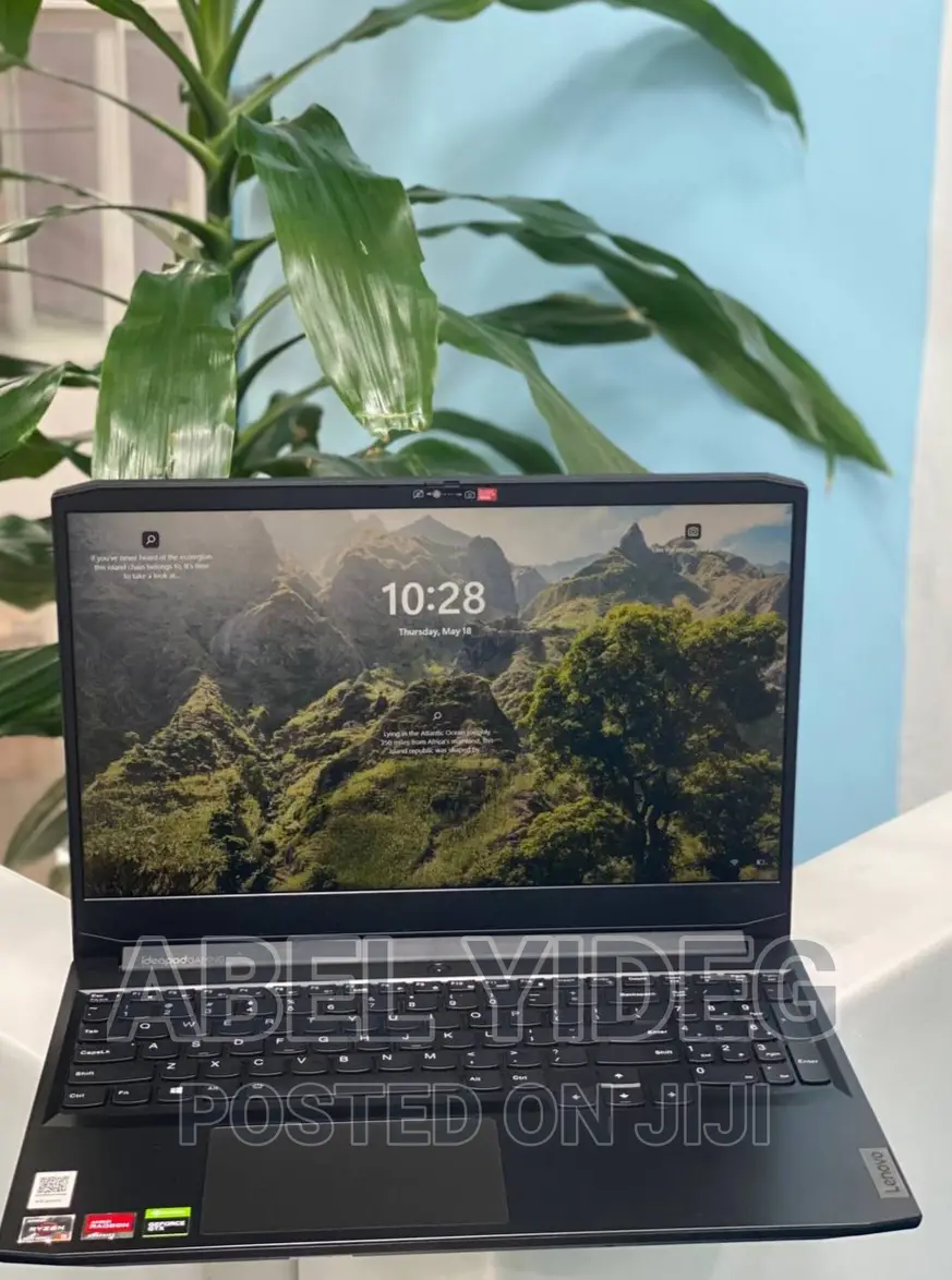New Laptop Lenovo 8GB AMD Ryzen 5 SSD 512GB