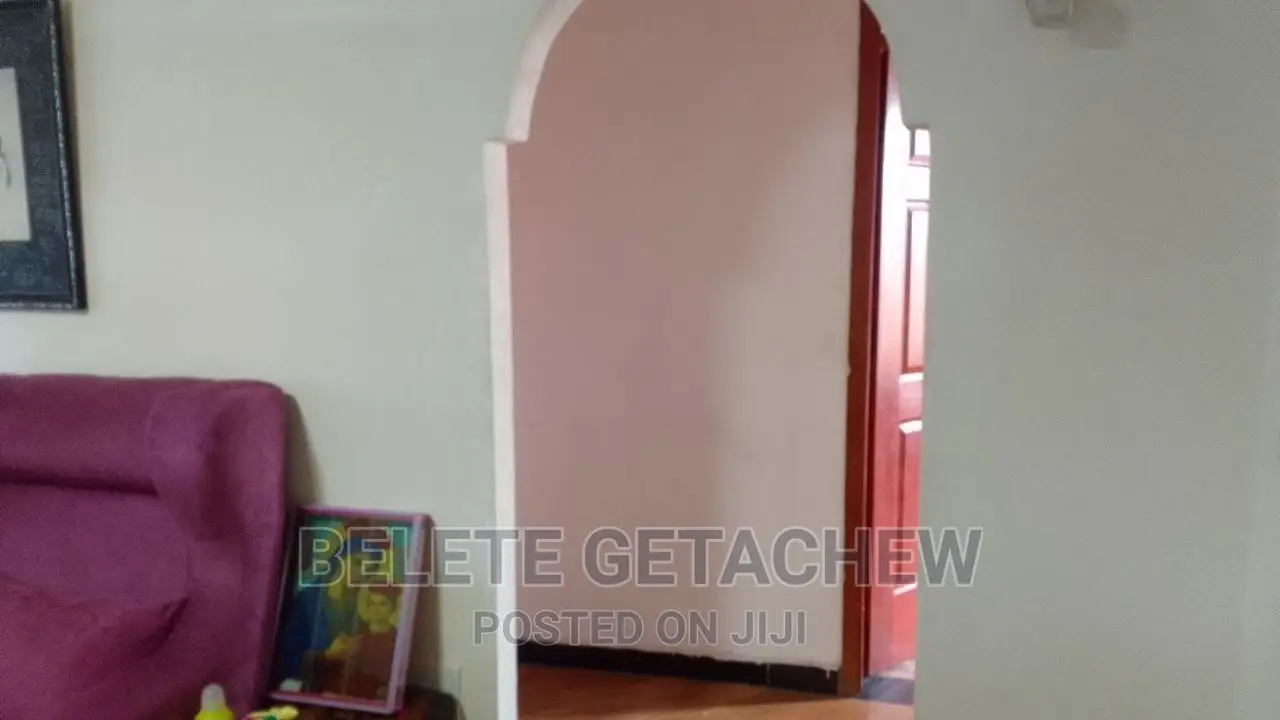 3bdrm Condo in የካ አባዶ ኮንዶሚኒየም, Yeka for sale