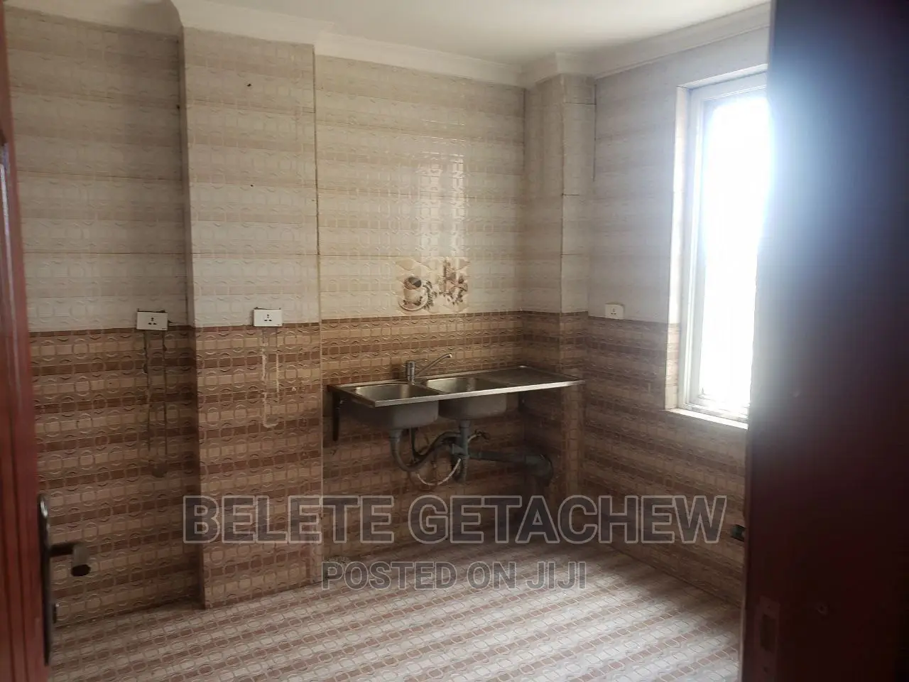 3bdrm Condo in የካ አባዶ ኮንዶሚኒየም, Yeka for sale