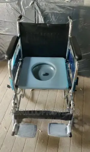 New Packed Commode Wheelchair/Foldable Wheelchair