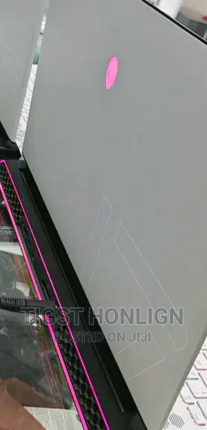 New Laptop Alienware M17x R2 32GB Intel Core I7 SSD 1T