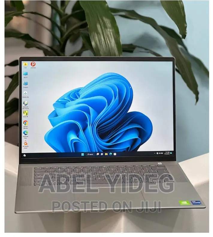 New Laptop Dell 16GB Intel Core I7 SSD 512GB