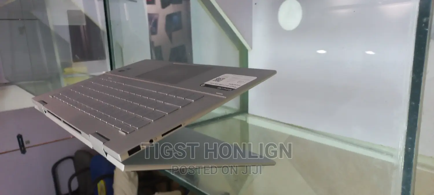 New Laptop HP Envy X360 8GB Intel Core I7 SSD 512GB