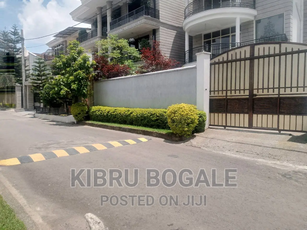 9bdrm House in Cmc Sunshine, Bole for sale