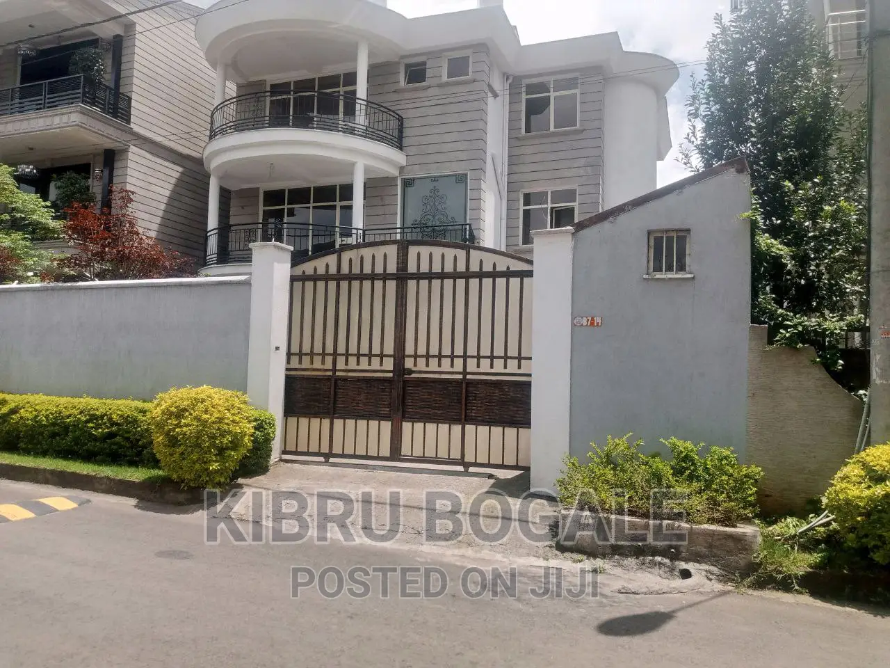 9bdrm House in Cmc Sunshine, Bole for sale