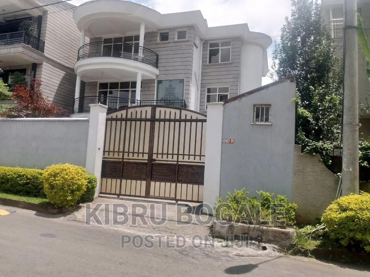 9bdrm House in Cmc Sunshine, Bole for sale