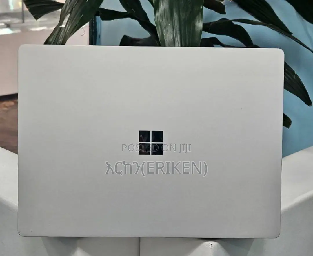 New Laptop Microsoft Surface 8GB Intel Core I5 SSD 256GB