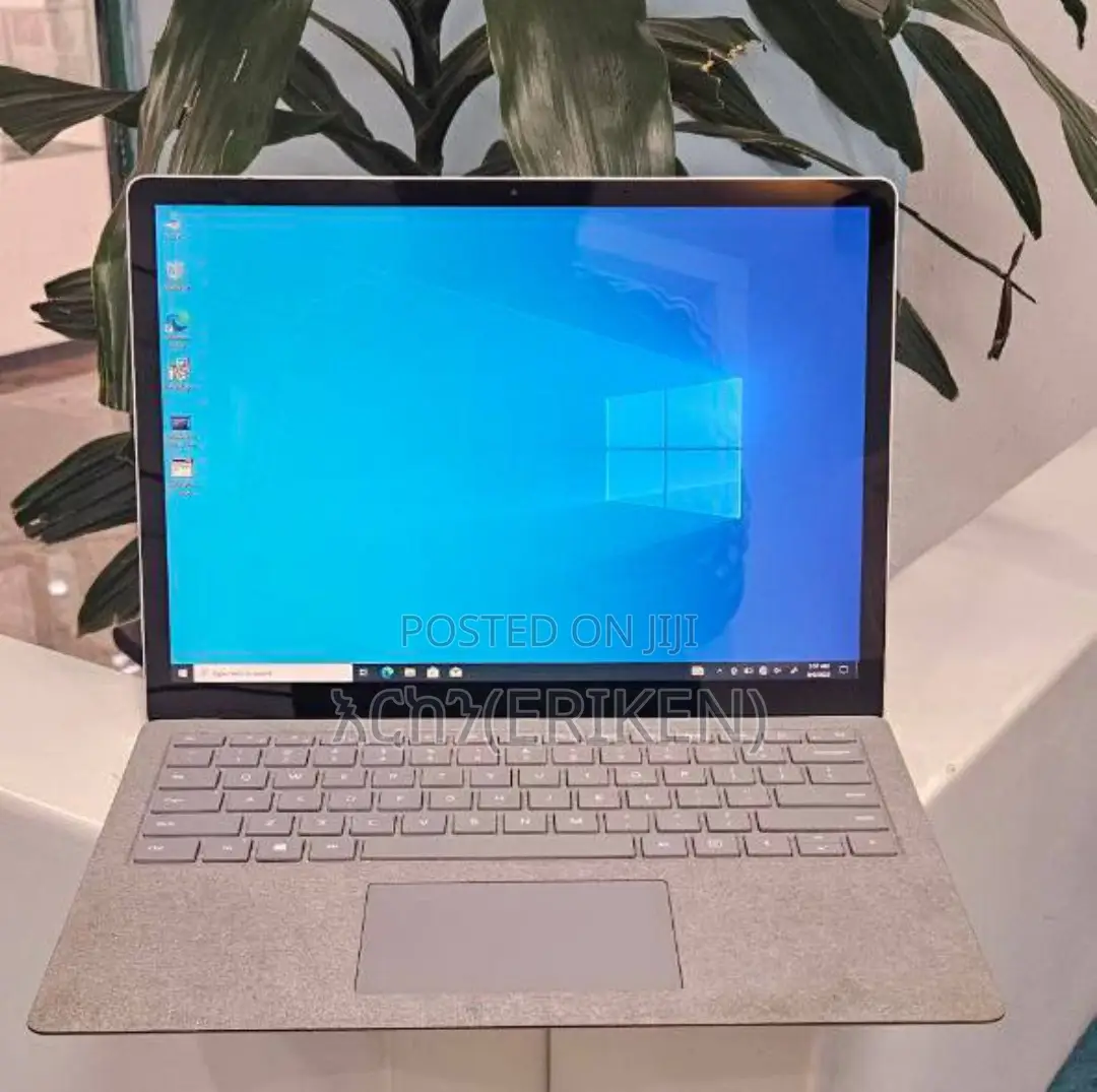 New Laptop Microsoft Surface 8GB Intel Core I5 SSD 256GB