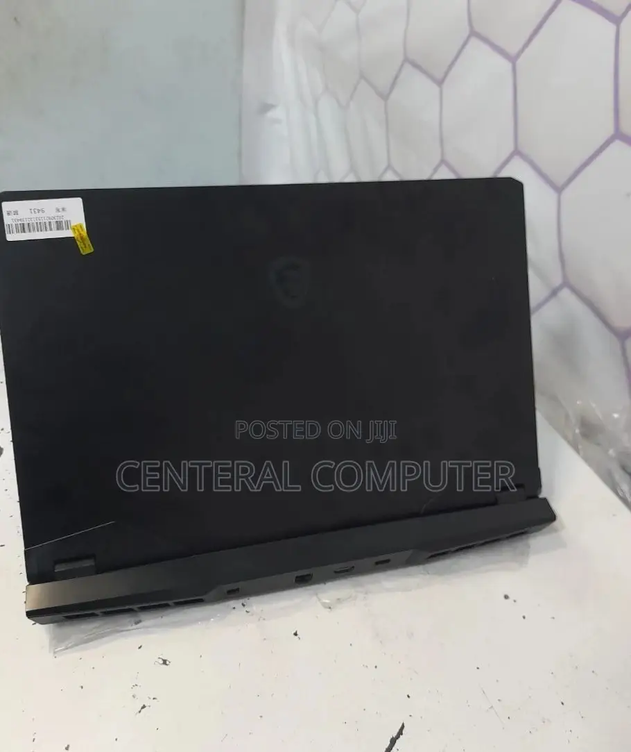 New Laptop MSI GP75 Leopard 16GB Intel Core I7 SSD 1T