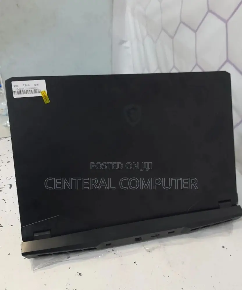 New Laptop MSI GP75 Leopard 16GB Intel Core I7 SSD 1T