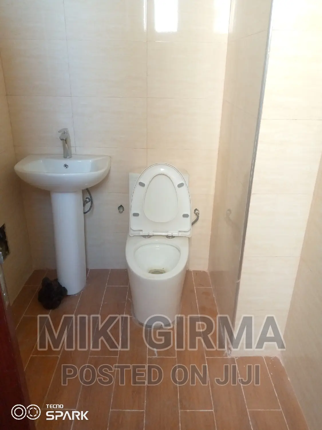 2bdrm Apartment in ፊጋ/Figa, Bole for sale