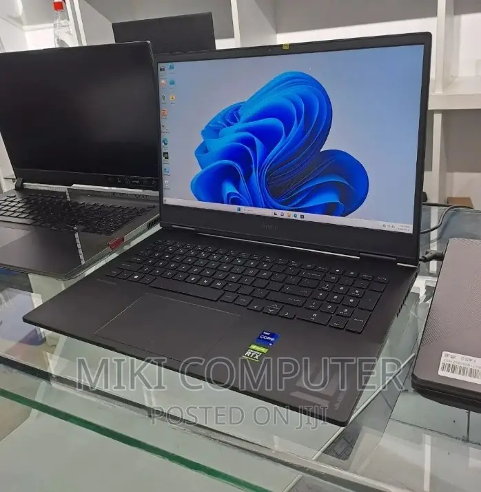 New Laptop Asus ROG Strix G15 32GB Intel Core I9 SSD 1T