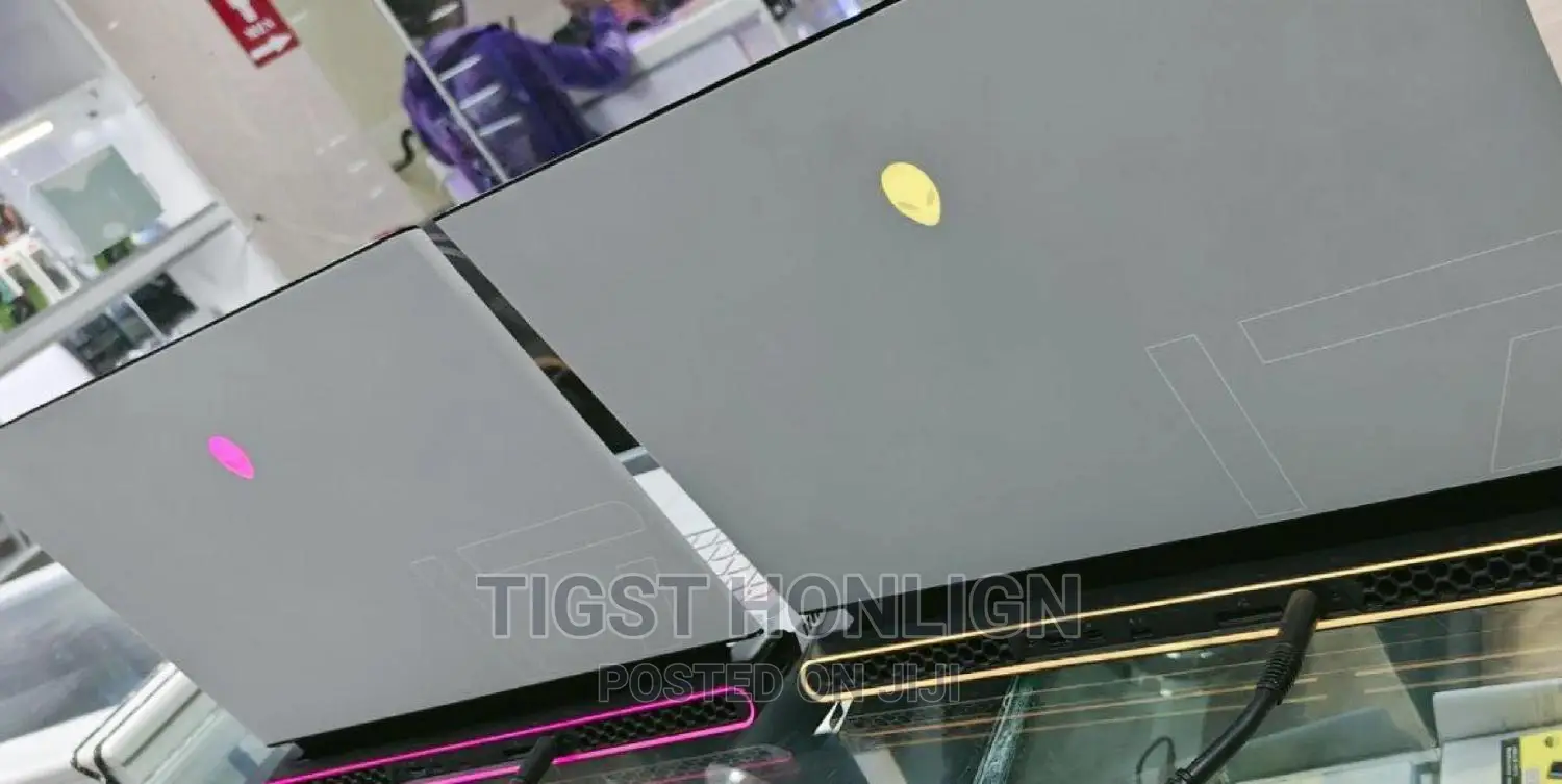 New Laptop Alienware M17x R2 32GB Intel Core I7 SSD 1T