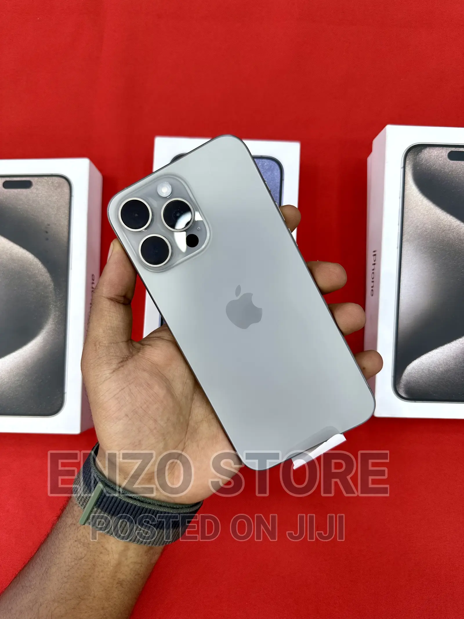 New Apple iPhone 15 Pro Max 256 GB Gold