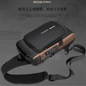 Multifunction Crossbody Bagየራሱ USB መሰኪያ ያለው