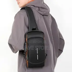 Multifunction Crossbody Bagየራሱ USB መሰኪያ ያለው