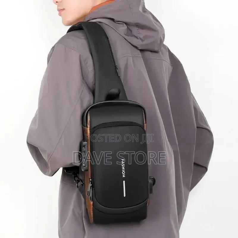 Multifunction Crossbody Bagየራሱ USB መሰኪያ ያለው