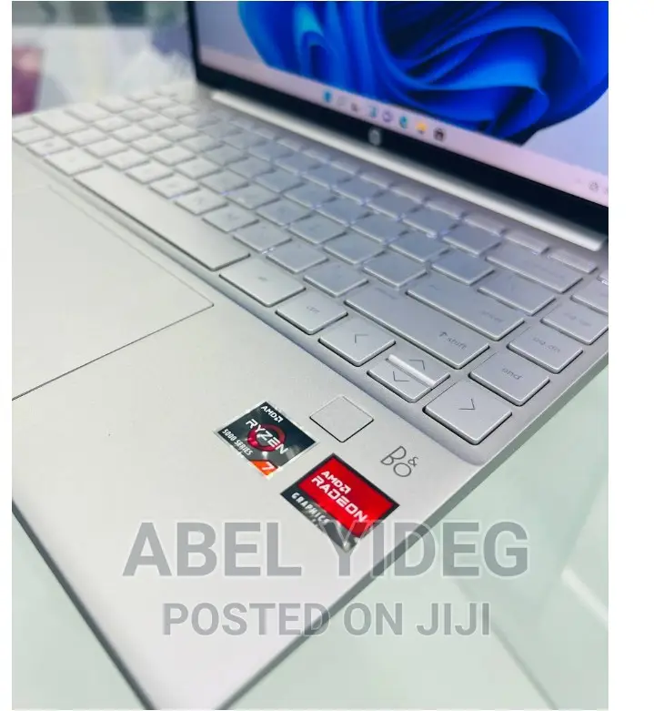 New Laptop HP Pavilion 13 16GB AMD Ryzen 7 SSD 1T