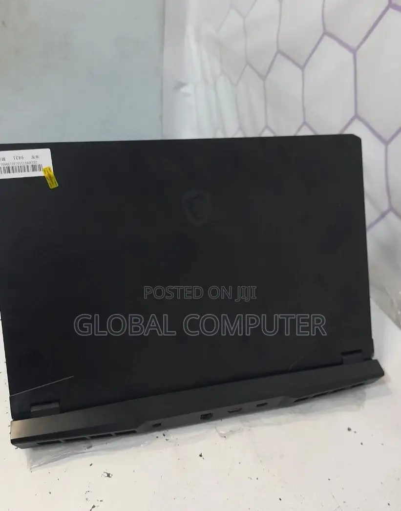 New Laptop MSI GP75 Leopard 16GB Intel Core I7 SSD 1T
