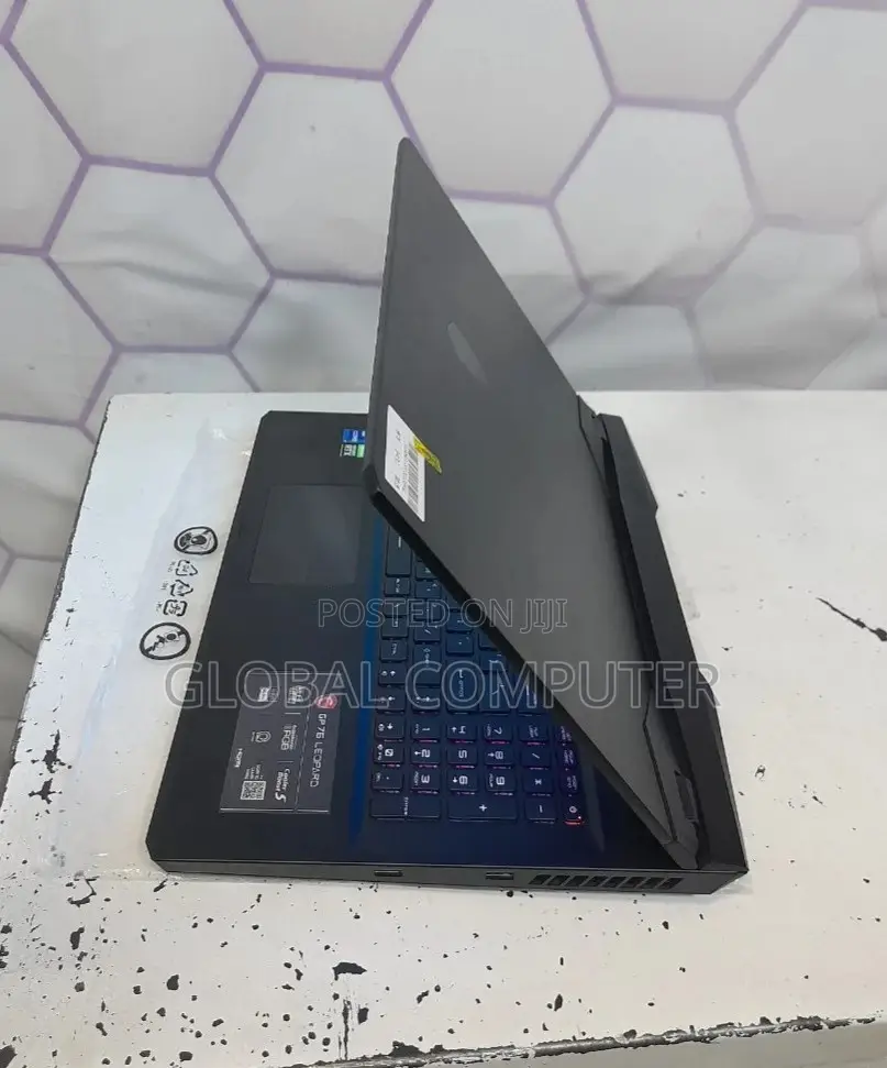 New Laptop MSI GP75 Leopard 16GB Intel Core I7 SSD 1T
