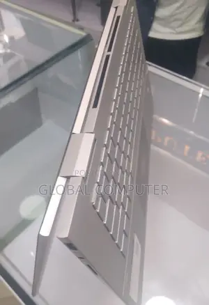 New Laptop HP Envy X360 15z 8GB Intel Core I7 SSD 512GB